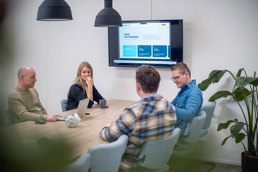 BSV-IT: BSV-IT biedt altijd zekerheid voor bedrijven in de maak- en procesindustrie, met een sterke focus op continuïteit, veiligheid en prestaties. Onze specialisten combineren technische expertise met branchekennis om stabiele en efficiënte IT-oplossingen op maat te leveren.